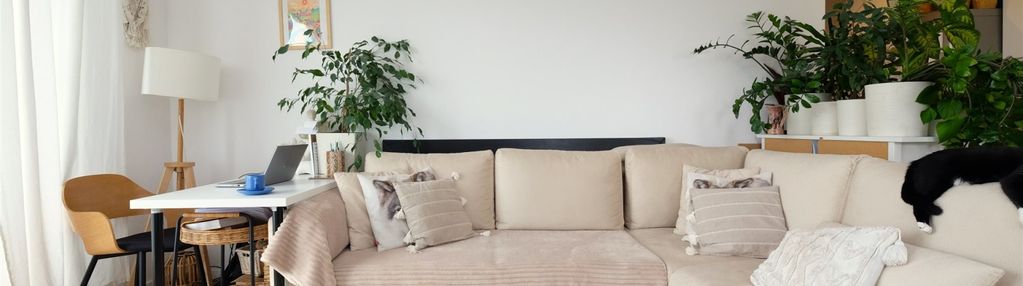Atrakcyjny rozkład z dużym balkonem, zadbane !