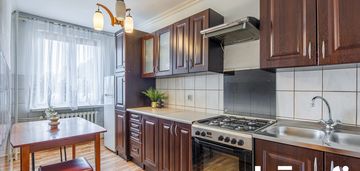 Mieszkanie na parterze z 3 pokojami i balkonem