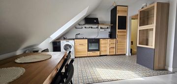 Małe stylowe mieszkanie w pobliżu centrum!