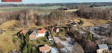 Dom z widokiem na tereny zielone i lasy