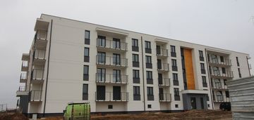 Na parterze 3 pokoje z niskim czynszem ( balkon)