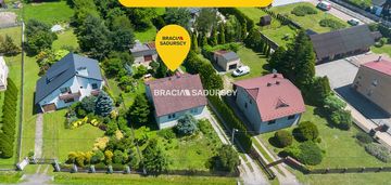 Dom z dużą działką budowlaną. rzozów 87 arów.