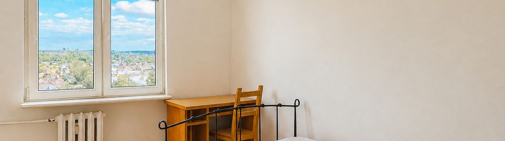 3 oddzielne pokoje na 12 piętrze metro