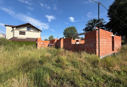 Duża działka 5283 m² z rozpoczętą budową