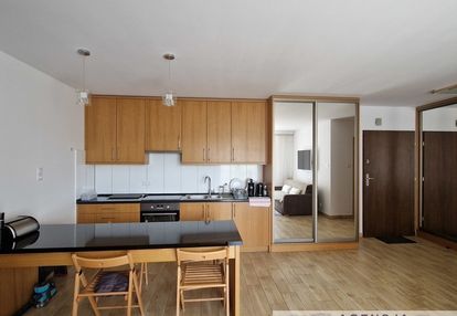 Apartament + 2 stanowiska postojowe