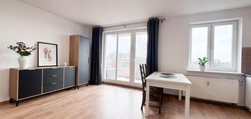 Na wynajem kawalerka z tarasem, warszewo