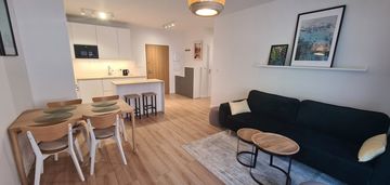 3 pokoje, miejsce postojowe, winda