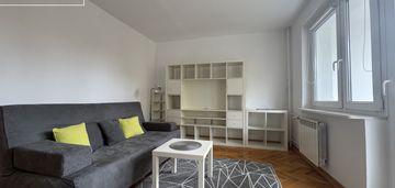 Trzy pokoje z oddzielną kuchnią, metro natolin