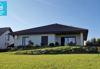 Dom parterowy z ogrodem, widokiem na pole golfowe