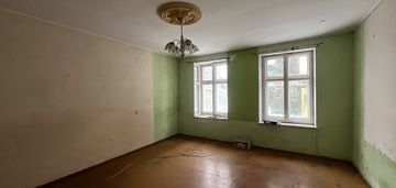 Kamienica w centrum gniewu z ogródkiem i garażem