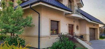 Dom wolnostojący | ogród 700m2 | drewniany taras |