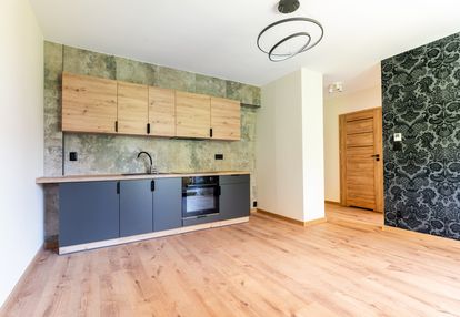 Mieszkanie i komórka lokatorska  2 pokoje 33m2