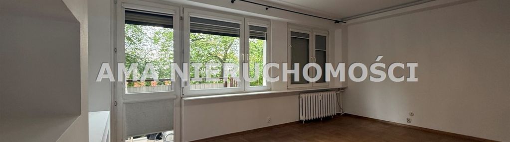 3-pokoje , oddzielna kuchnia, dwustronne, parter
