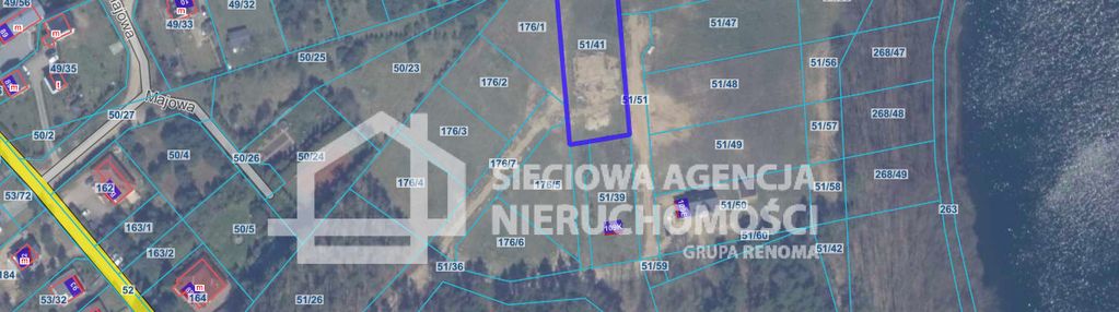 Działka z rozpoczętą budową 130 m od jeziora.