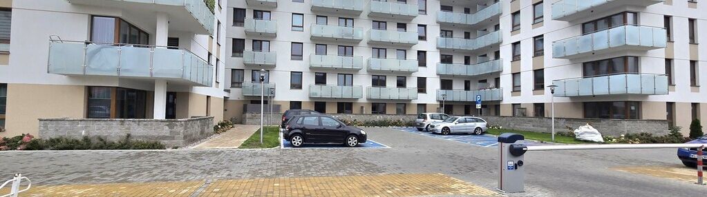 Trzypokojowe z tarasem w atrakcyjnej lokalizacji