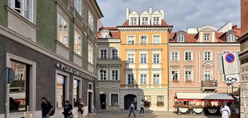 Stare miasto - 2 pokoje - 1 piętro w kamienicy