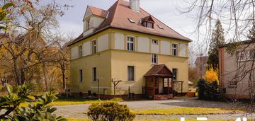 Poniemiecki dom 390m2, dwie działki budowlane 34ar