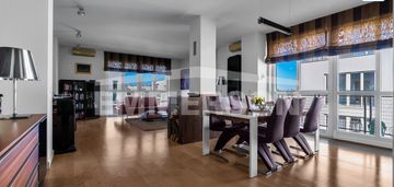 Apartament z kominkiem i tarasem w wilanowie.....