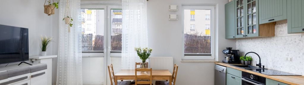 2-pokoje/ ogródek/ miejsce postojowe/ przestronne