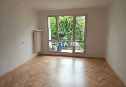 Mieszkanie z balkonem w bloku z cegły