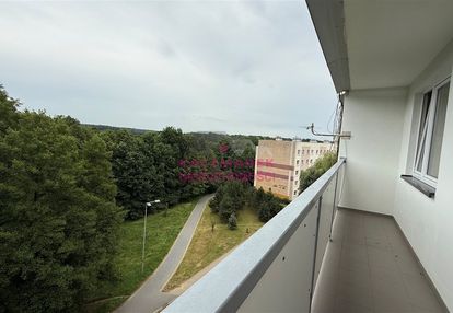 M5 małopolska z widokiem na skwer zielony