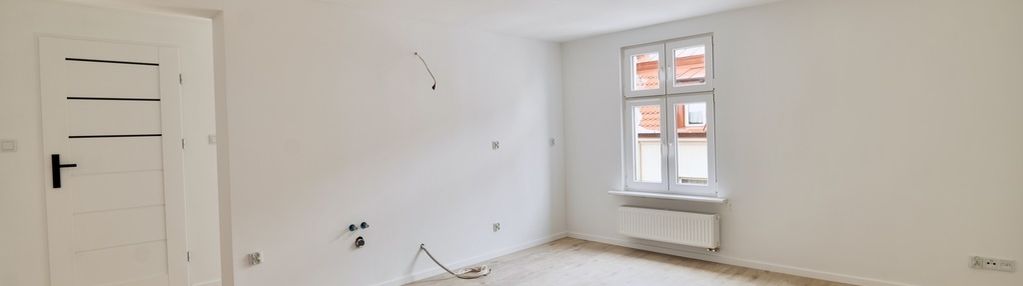 3 -pokojowe mieszkanie/ niski czynsz/ centrum