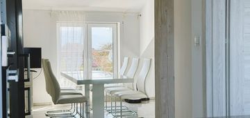 Duża kawalerka w kamienicy