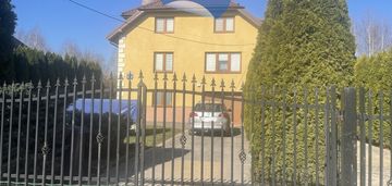 Przestronny bliźniak z garażem - słupno.