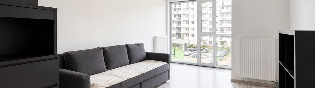 Duża kawalerka w nowoczesnym budynku