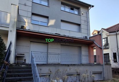 Przestronny dom dla rodziny lub firmy, metro