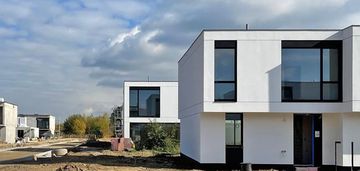 Szklane ściany, blisko gocławia, wys.2.85,