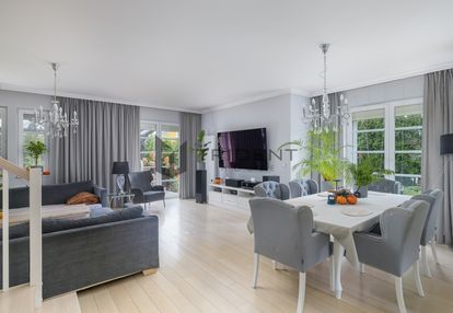 Przestronny dom na strzeżonym osiedlu - józefosław