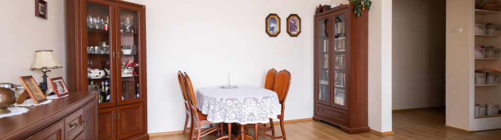 Dwupoziomowe mieszkanie z balkonem i garażem