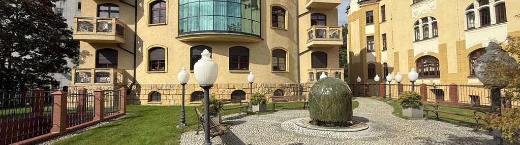 Apartament dwupoziomowy / borek /