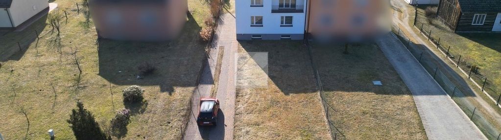 Przestronny dom typu kostka z garażem i tarasem