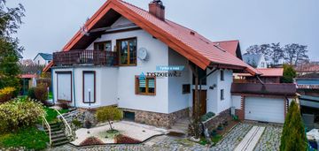 Dom z ogrodem zimowym,  cicha okolica
