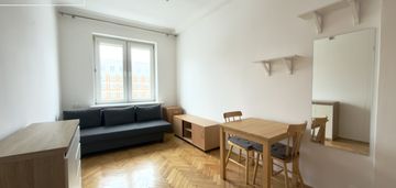 Plac zawiszy / oddzielna kuchnia / piwnica