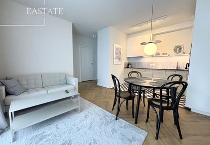 Świeżo wykończone/ parking podziemny /klimatyzacja