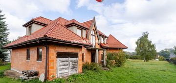 Dom do własnej aranżacji w swietnej lokalizacji