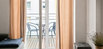 Nowoczesna kawalerka z balkonem | platinum