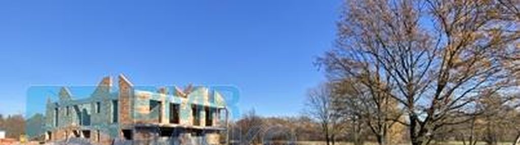 Przestronny segment ze strychem