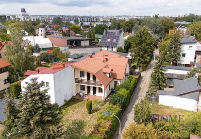 Wilanów, dom wśród zieleni, ul. wyprawa 11