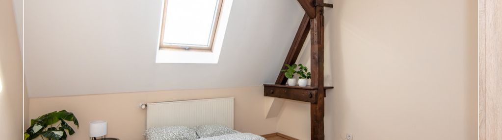 Klimatyczne 3 pokoje z balkonem -śródka, kamienica