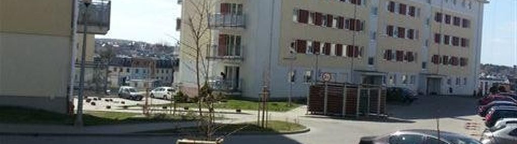 Ładne 2 pokoje z garażem