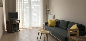 Nowe osiedle, dwa pokoje z balkonem i garażem.