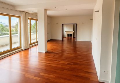 Luksusowy penthouse z ogrodem na dachu.