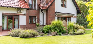 Premium/dom z lasem/gorzyca/lubin