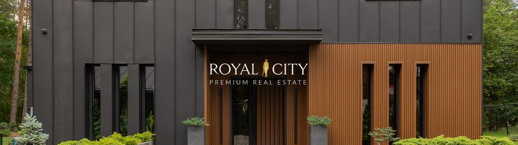 Topowy dom na dużej działce leśnej w józefowie.