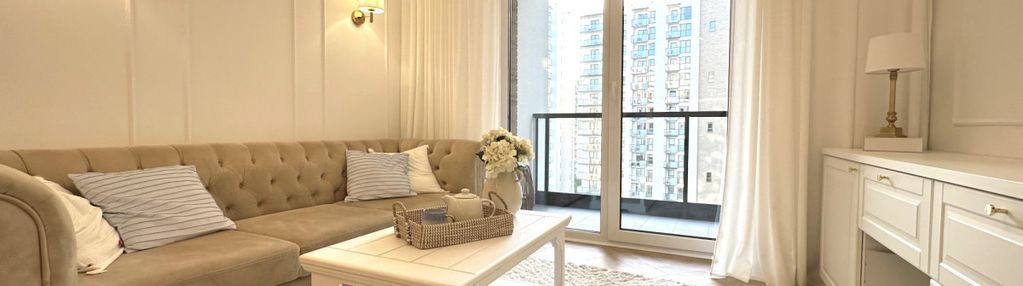 Świeżo wykończony apartament | widok na zatokę