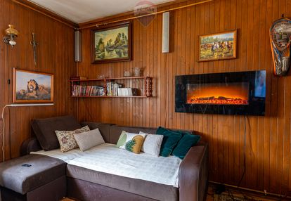 Dom z przestronną działką w spokojnej okolicy